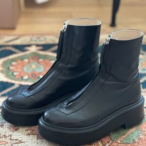 AUTHENTIC THE ROW ZIPPED BOOTS - 36.5